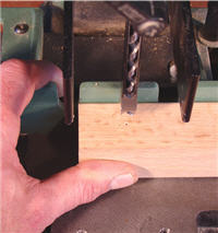 mortiser9 Locating the fence of a mortise