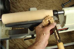 turning10a Start at one end of the spindle and remove the corners.