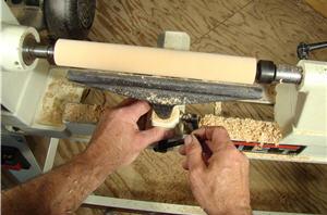 turning11 Once the cylinder has been rounded you’ll need to move the tool rest in.
